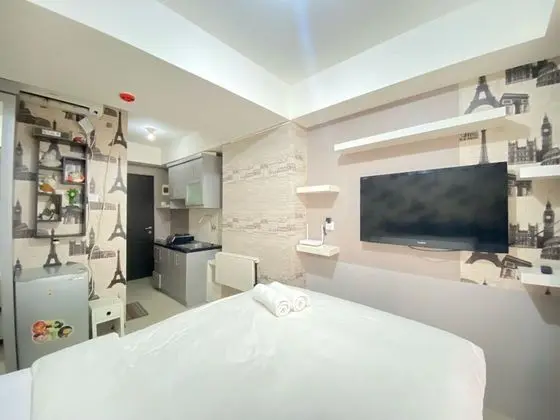 Homey Studio Furnished At Grand Asia Afrika Apartment - İç Mekan