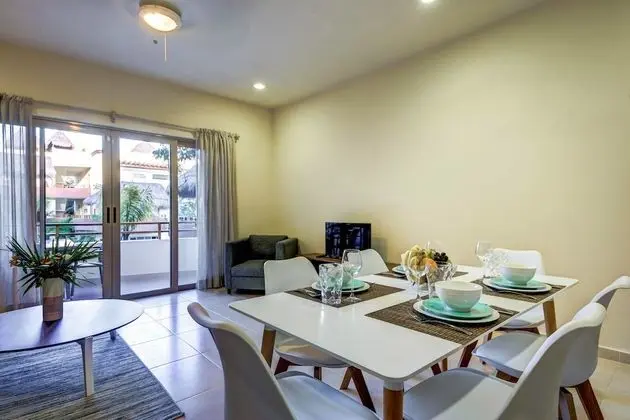 Honey 2 BRM sleeps 4 balcony - Oda Düzeni