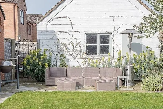 Honey Bee House, Orford