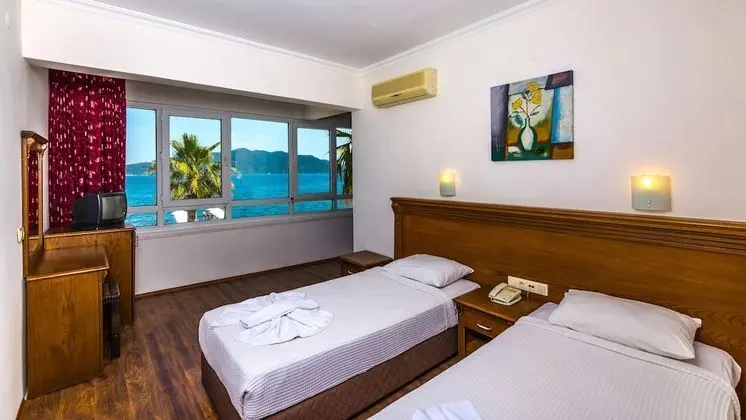Honeymoon Hotel - Oda