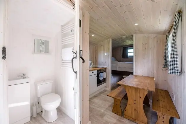 Honeysuckle Farm Hut 3 - Suffolk Farm Holidays - İç Mekan