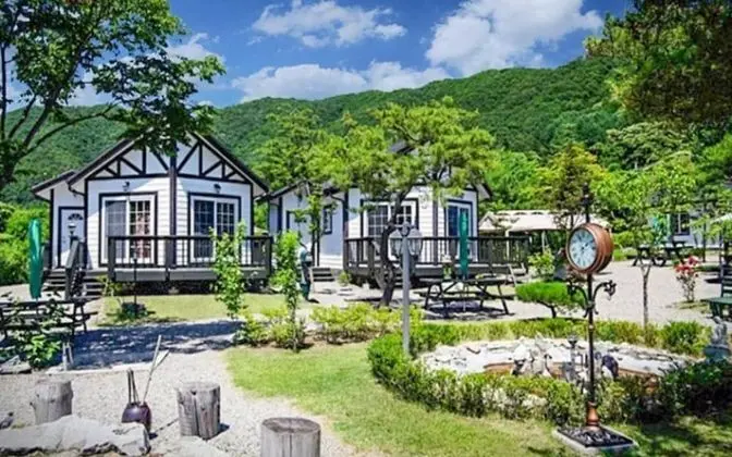 Hongcheon Gangbyeonuisuchaehwa Pension