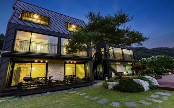 Hongcheon Lama Richa Pension