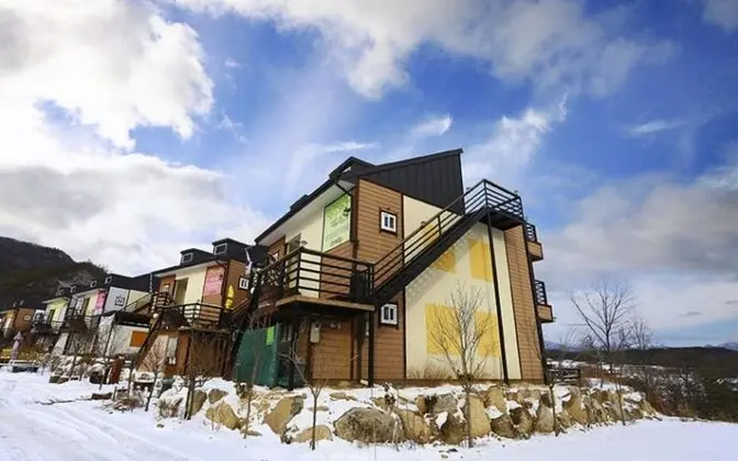 Hongcheon Mangosup Pension