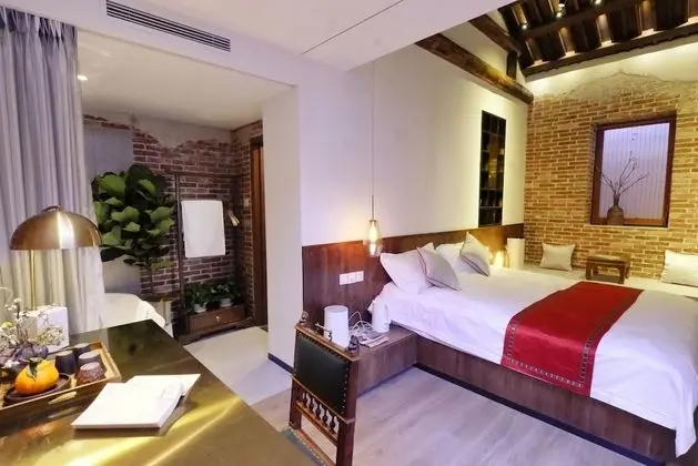 HongYi Home - Snug Suite