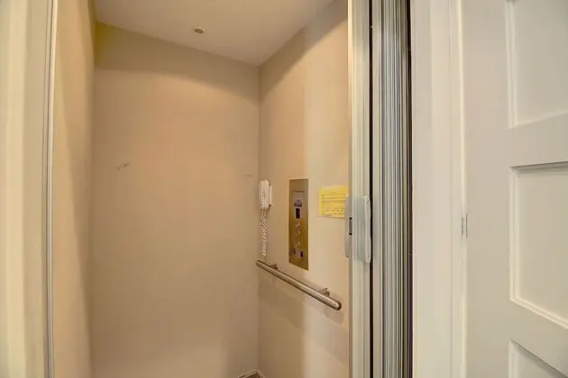 Hook, Wine & Sinker 133 SE