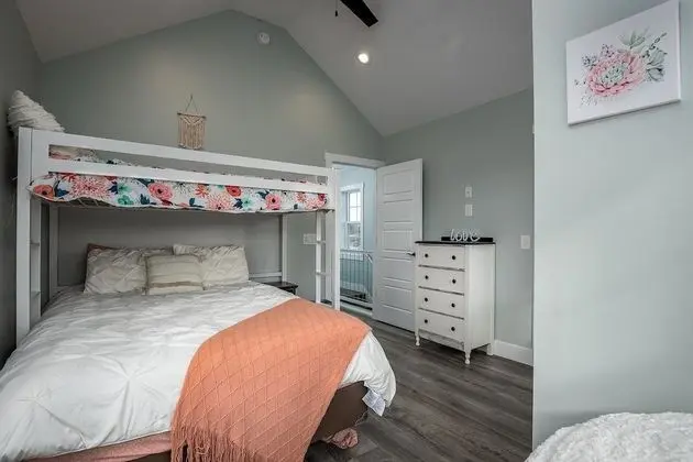 Hook, Wine, & Sinker #232