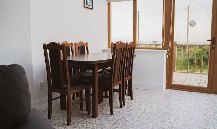 Hookless Holiday Homes - Yerinde Yemek