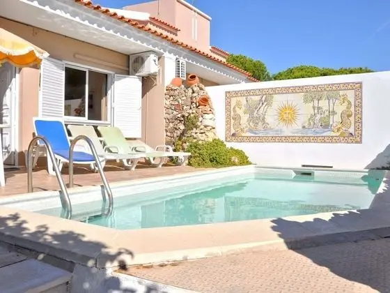 Horacio Villa is Located near Center of Vilamoura