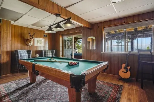 Horizon by Avantstay Stunning A-frame Cabin w/ Hot Tub, Billiards, Lake Views - İç Mekan