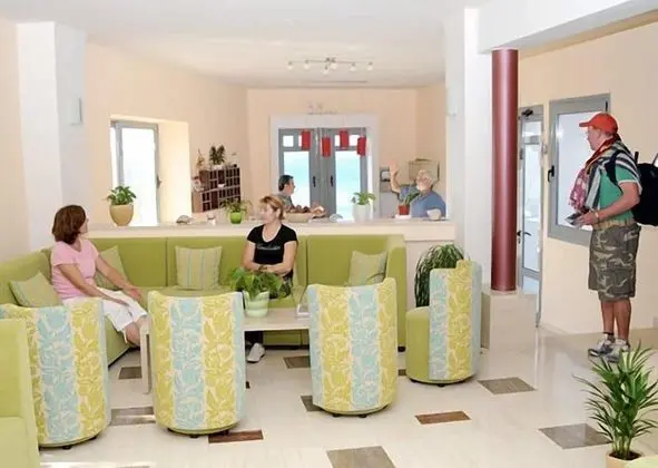 Horizon Beach Hotel - Lobi