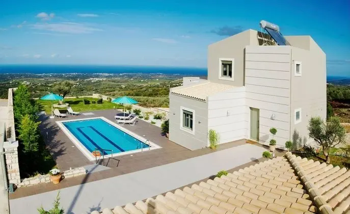 Villa Horizon - Elegance Privacy With Scenic Views - Extended Pool