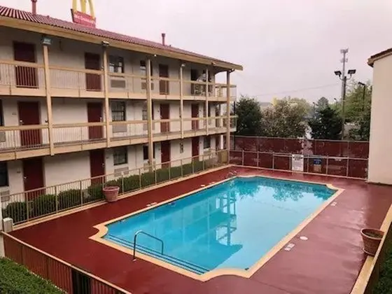 Horizon Inn & Suites - Havuz