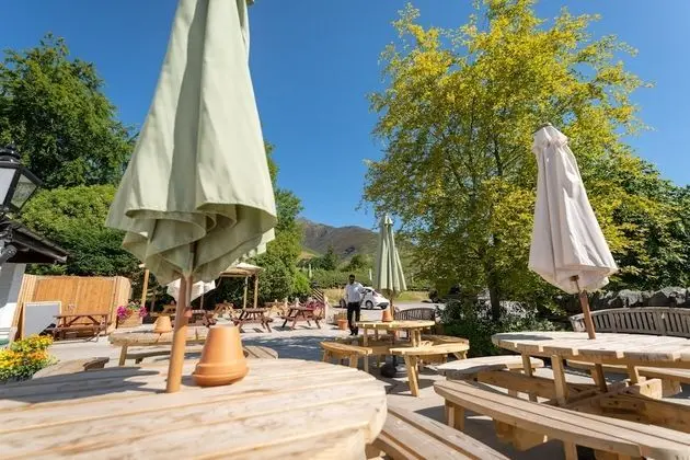 The Horse & Farrier Inn and The Salutation Inn - Dış Mekan