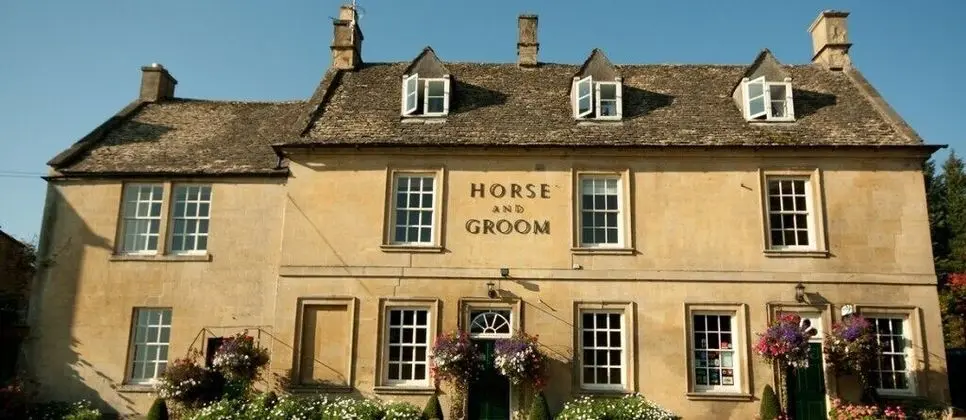 Horse and Groom - Dış Mekan
