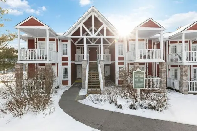 Horseshoe Valley Condos