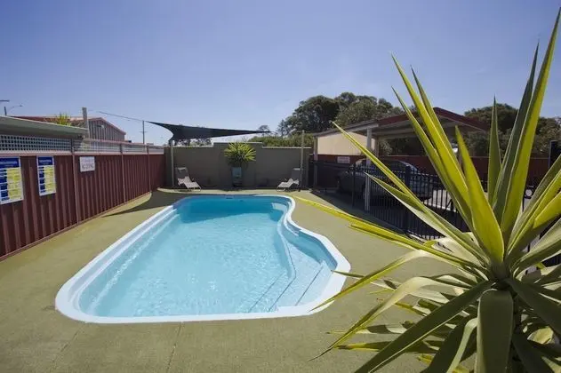 Horsham Country City Motor Inn - Havuz