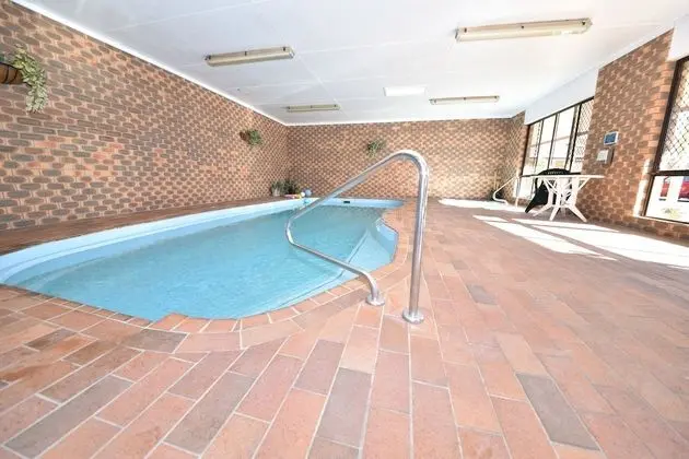 Horsham Mid City Court Motel - Havuz