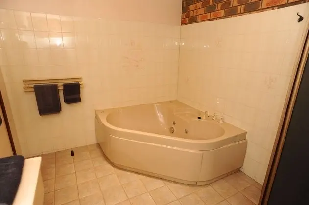 Horsham Mid City Court Motel - Spa