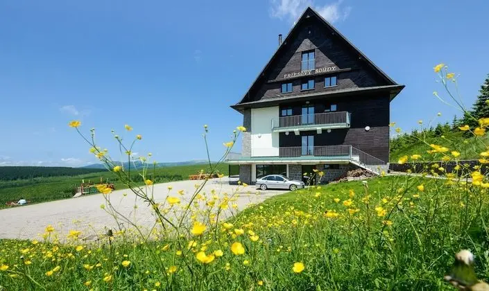 Horský Hotel Friesovy Boudy - Dış Mekan