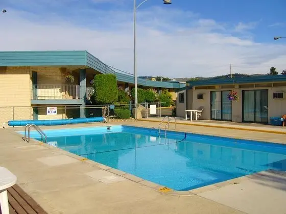Hospitality Inn - Kamloops - Havuz