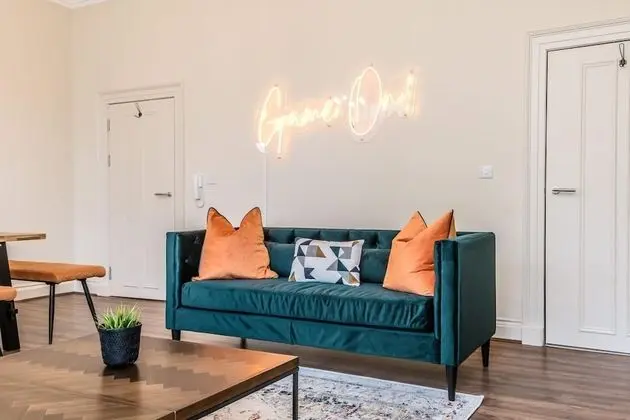 Host Apartments Grand Townhouse in Central Liverpool Sleeping up to 20 Guests