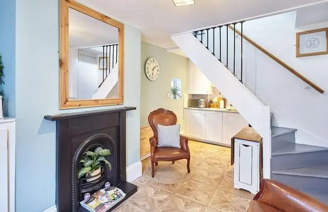 Host Stay Albion Cottage