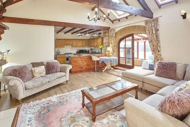 Host Stay The Arches Cottage