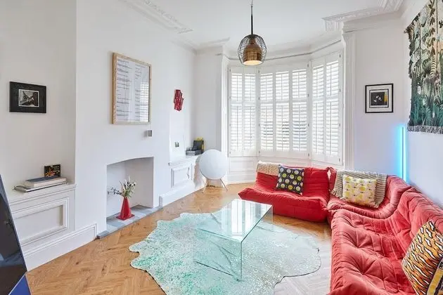 Host Stay The Artists Pad Too