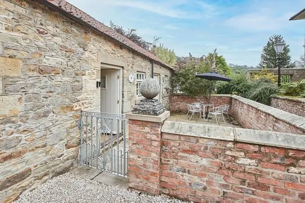 Host Stay Cleveland Bay Cottage