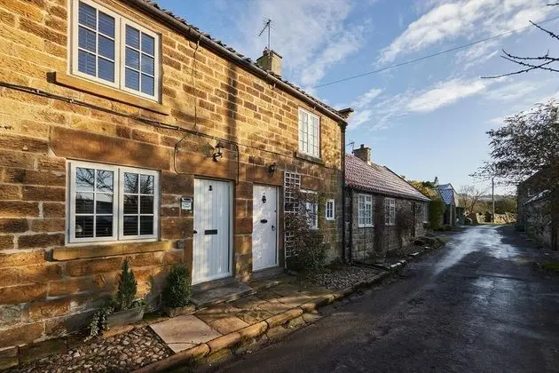 Host Stay Isla Cottage