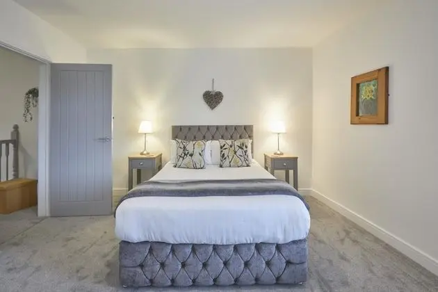 Host Stay Louisa Cottage