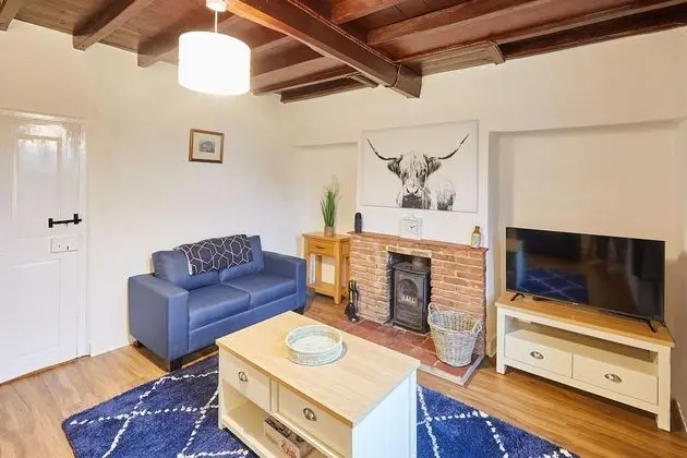Host Stay Manor Farm Cottage