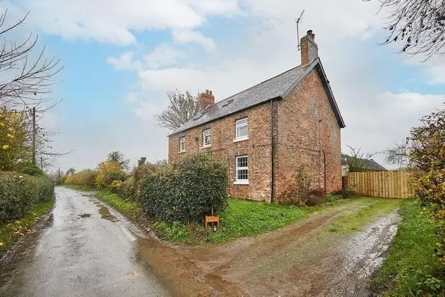 Host Stay Manor Farm Cottage