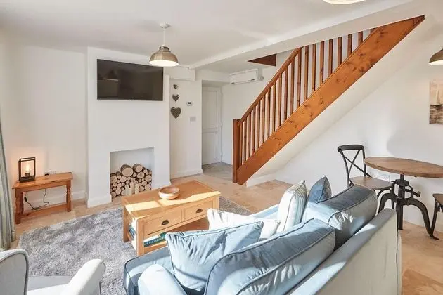 Host Stay May Cottage