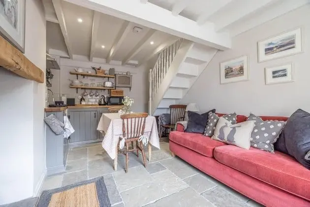 Host Stay The Nest Castleton