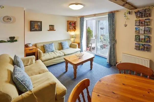 Host Stay Owl in Newton-on-rawcliffe