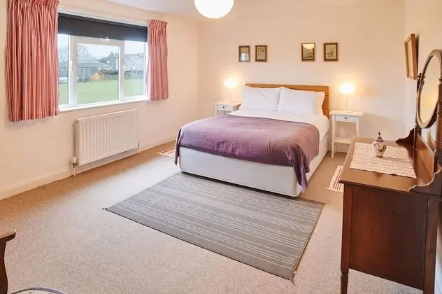 Host Stay Penrheol Farmhouse
