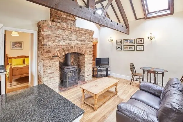 Host Stay Primrose Cottage