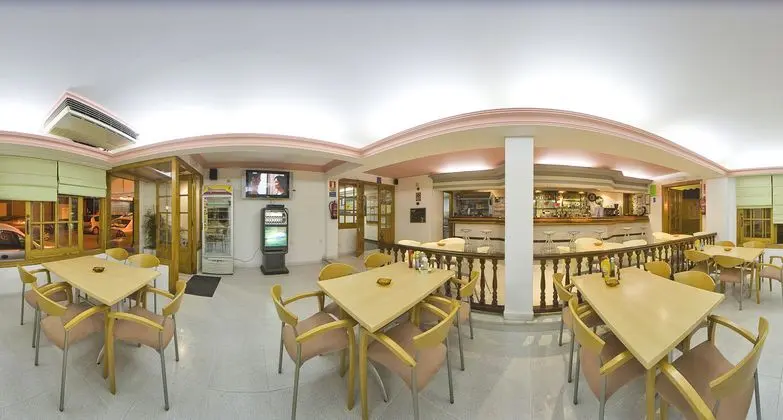 Hostal Adelino