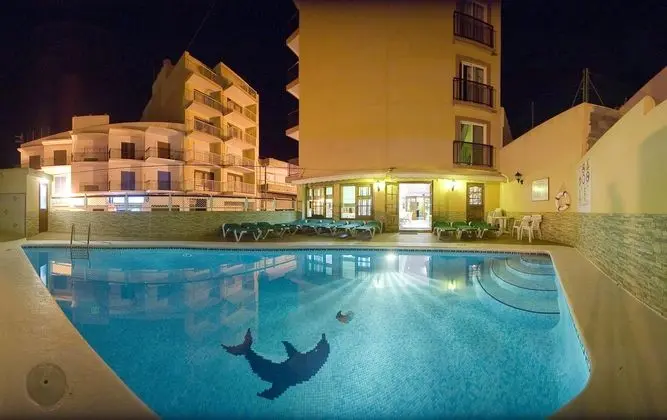 Hostal Adelino