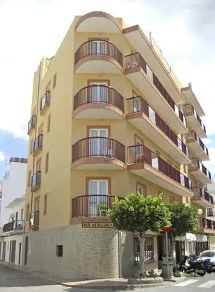 Hostal Adelino - Dış Mekan
