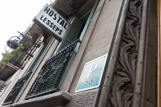 HOSTAL LESSEPS