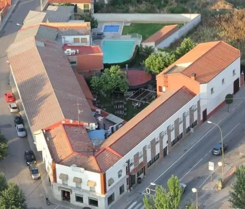 Hostal Restaurante Cuatro Caminos - Dış Mekan