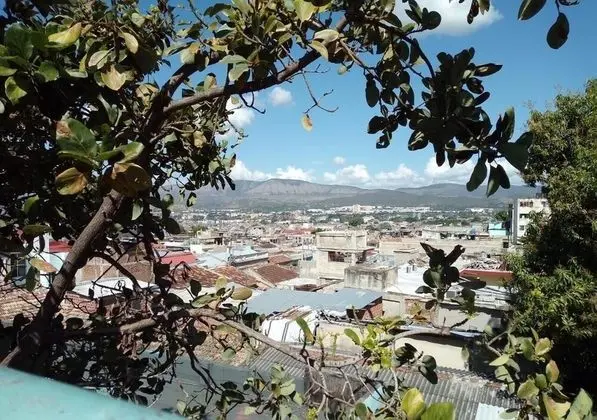 Hostal Sra. Ana Rosa Llopiz Bravo Santiago de Cuba - Dış Mekan