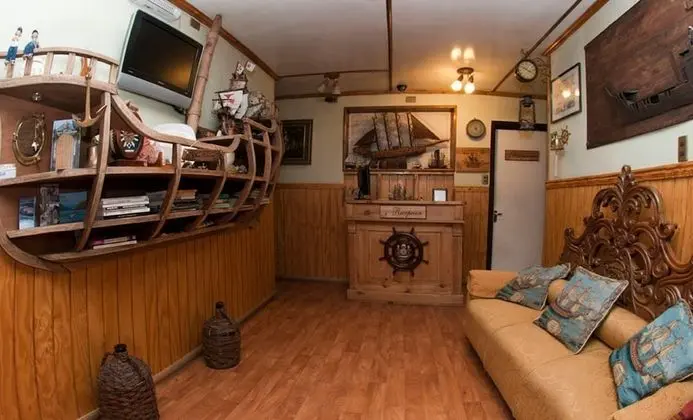 Hostal Victoria - Lobi