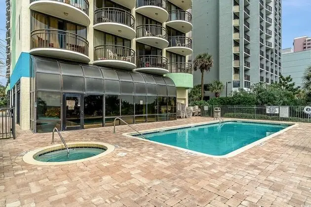 Hosteeva Oceanview Condos - Havuz