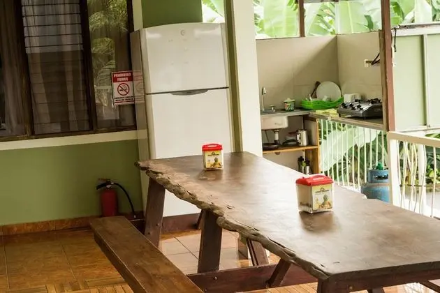 Hostel Backpackers La Fortuna - Yerinde Yemek