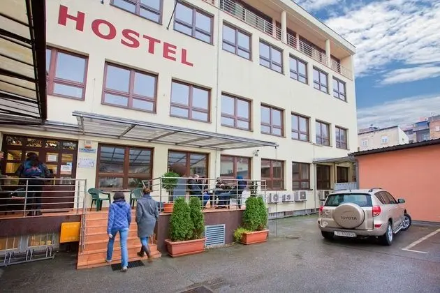 Hostel Bureau - Dış Mekan