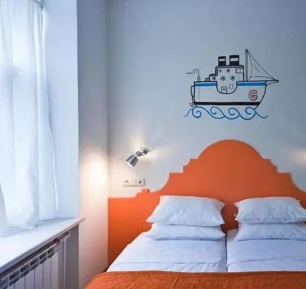 Hostel Friends Graffiti